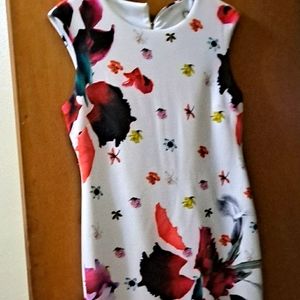 TAHARI Dress white background with multi colors